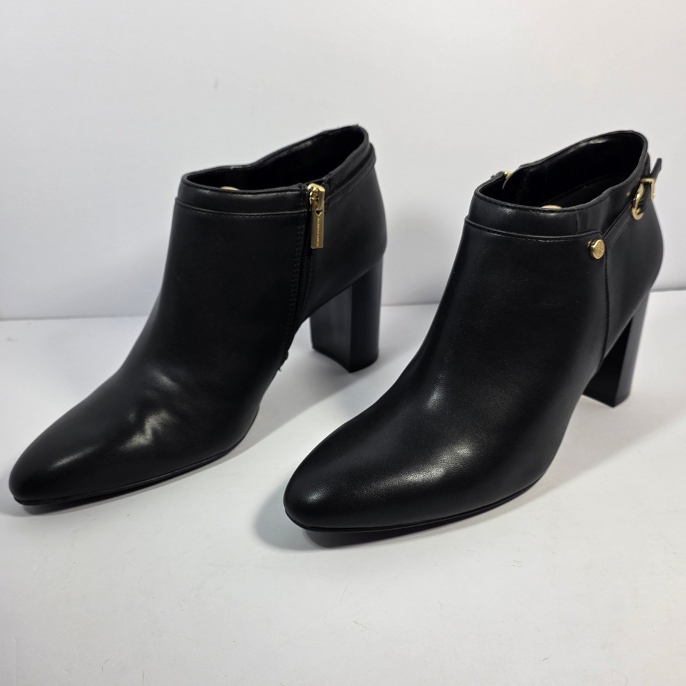 Vince Camuto Coorin Ankle Boot 10M Black Faux Leather Block Heel Pointed Toe Y2K